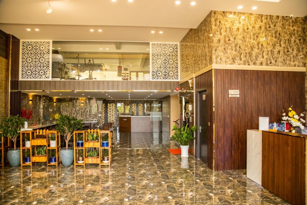 LA MIA Lakeview Hotel Pleiku Buitenkant foto
