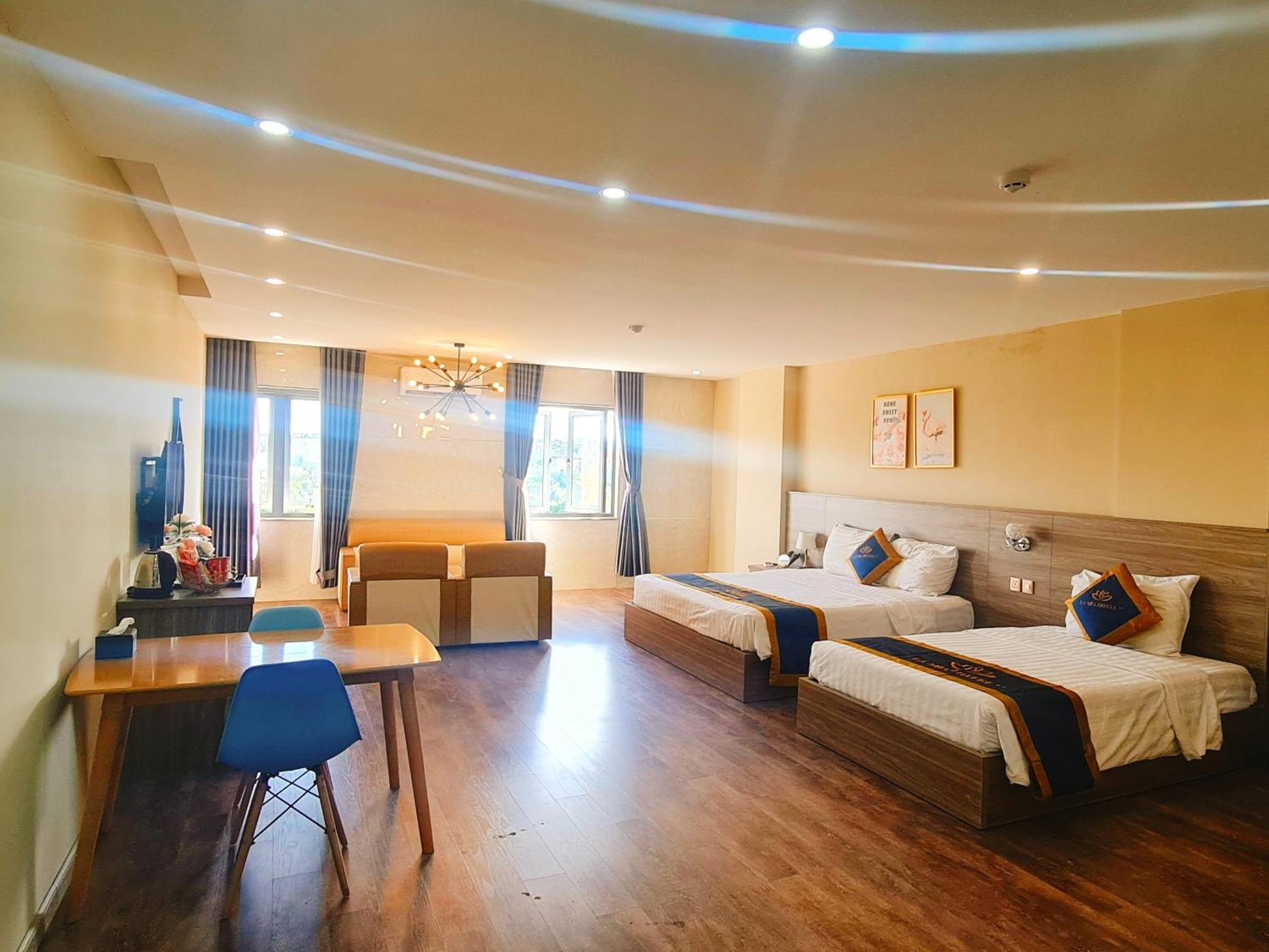 LA MIA Lakeview Hotel Pleiku Buitenkant foto